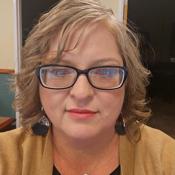 Meet your Posher, Kelly @AllMyLuvs801 - Picture 1 of 1